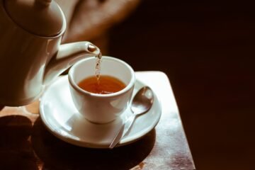 tea, hot, tea cup, cup, table, tea-time, break, herbal, nature, leaf, beverage